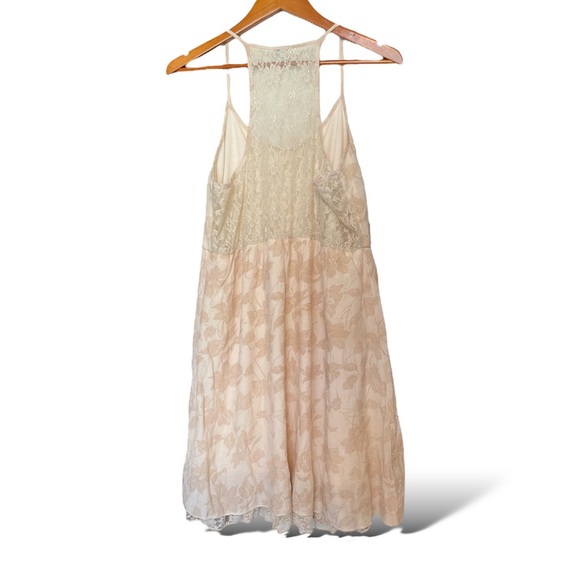 Charlotte Russe XL Lace Overlay Dress Light Pink Nude Knee Length sleeveless - Picture 5 of 5